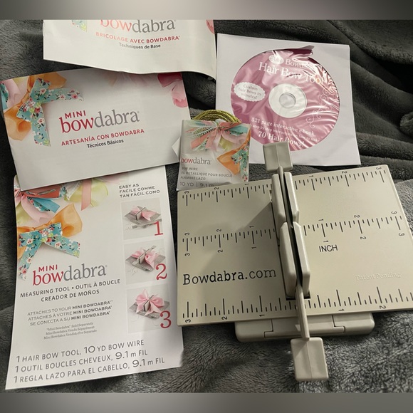 Darice BOW2300 Mini Bowdabra Hair Bow Making Kit (1Kit), Gray - Picture 10 of 13